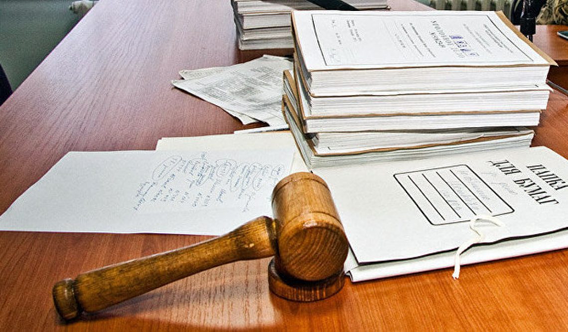 На Ямале рассмотрят дело экс-полицейского, закопавшего в сугробе мужчину